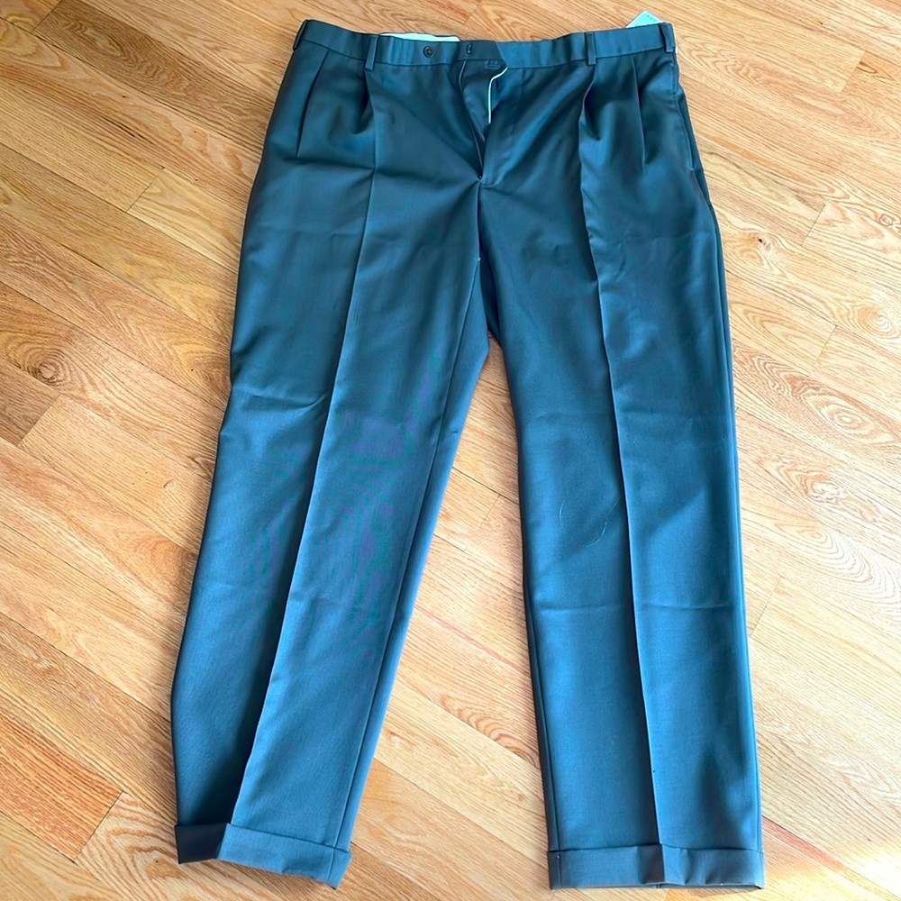 Men’s olive dress pants - brand new